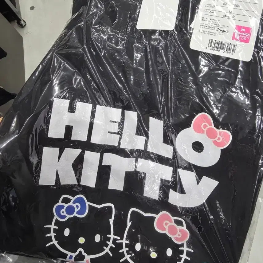 [BUNJANG] Sanrio Hello Kitty Japan Authentic T-Shirt L Black / 산리오 헬로키티 일본 정품 티셔츠
