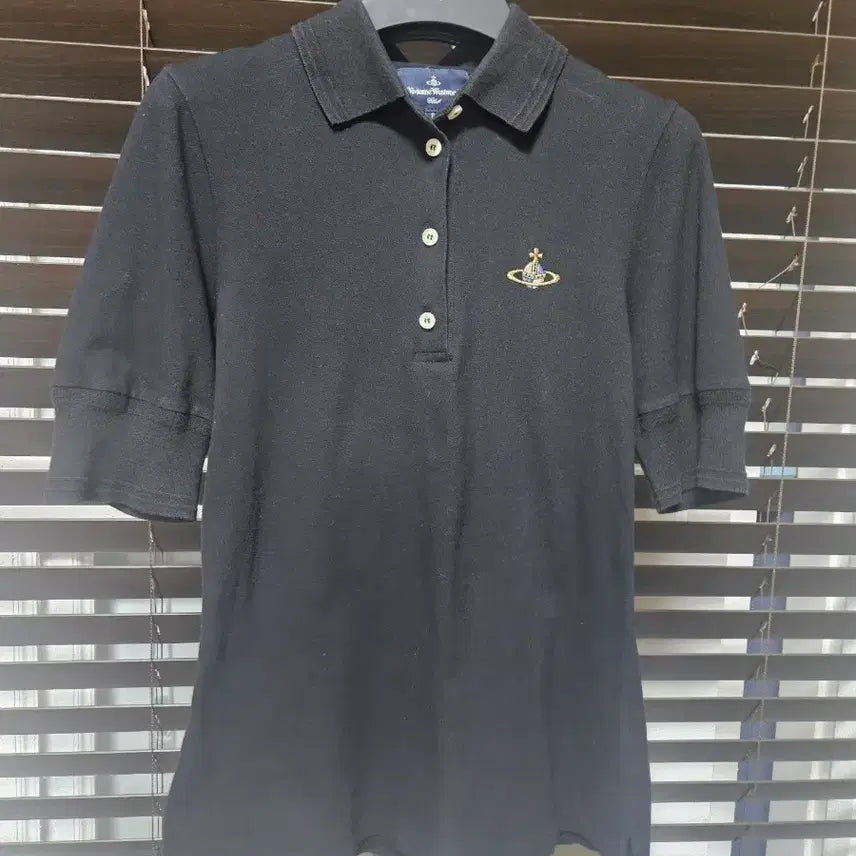 [BUNJANG] Vivienne Westwood Women's Gold ORB Logo Polo Shirt Black / 비비안웨스트우드 여성 골드 오알비 로고 카라티 블랙
