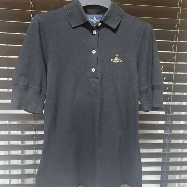 [BUNJANG] Vivienne Westwood Women's Gold ORB Logo Polo Shirt Black / 비비안웨스트우드 여성 골드 오알비 로고 카라티 블랙