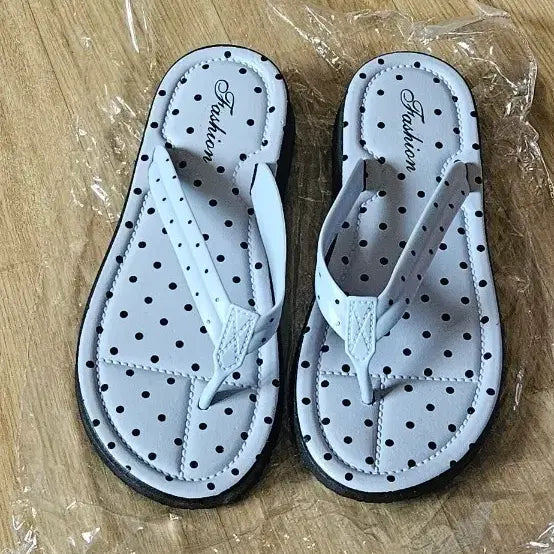 [BUNJANG] Fashion Dot Pattern Flip-Flops / 패션 도트 무늬 쪼리