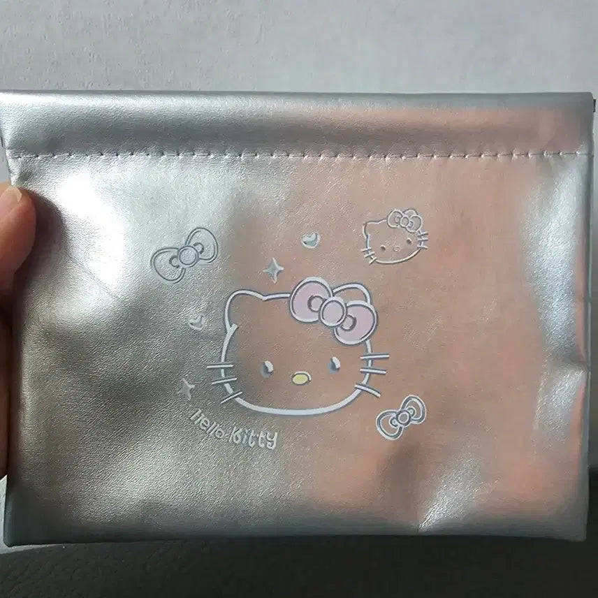 [BUNJANG] Hello Kitty Silver Pouch / 헬로키티 파우치 실버