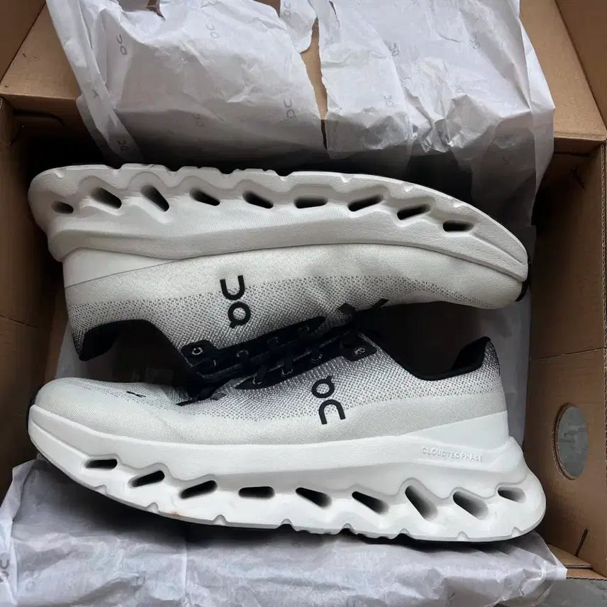 [BUNJANG] On Running Cloudtilt Black Ivory 275mm / 온 러닝 클라우드틸트 블랙 아이보리 275mm   43