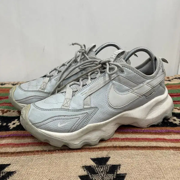[BUNJANG] Nike TC 7900 Sneakers 250 / 나이키 TC 7900 스니커즈 운동화 250 X02111