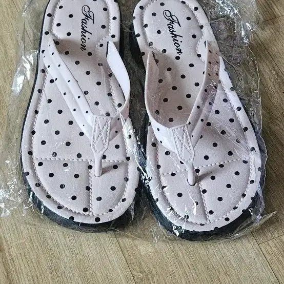 [BUNJANG] Polka Dot Flip Flop Sandals / 땡땡이 쪼리 샌들