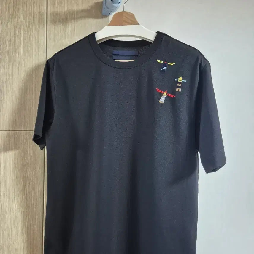 [BUNJANG] T.I FOR MEN Black T-shirt with Lighthouse Embroidery / T.I FOR MEN 반팔 티셔츠 블랙