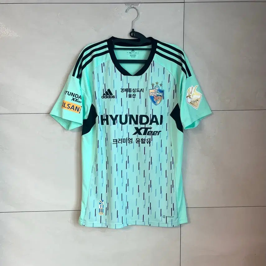 [BUNJANG] Ulsan Hyundai x Adidas 23 Season Summer Special Kit Non-Marking Uniform [M] / 23시즌 울산 현대x아디다스 썸머 스페셜 킷 논 마킹 유니폼 [M]