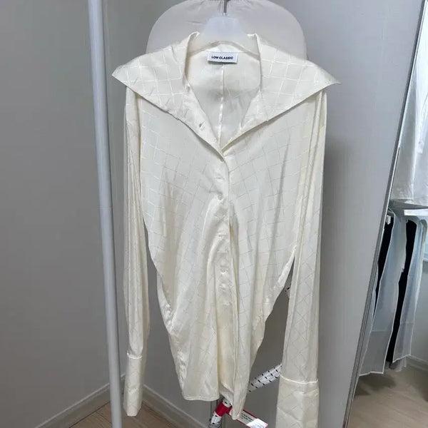 [BUNJANG] Low Classic Silk Blouse Ivory / 로우클래식 실크 블라우스 아이보리