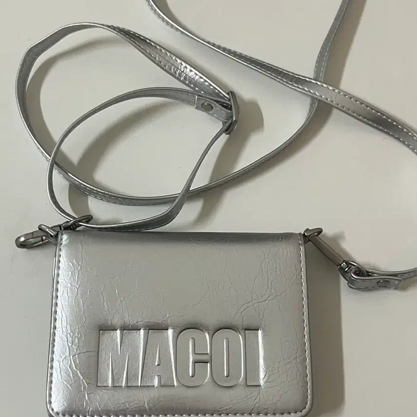 [BUNJANG] MACOI Standard Multi Cross Bag Simple Logo Wallet / [마코이] 스탠다드 멀티 크로스 백 심플 로고 반지갑 실버 가방 지갑급처