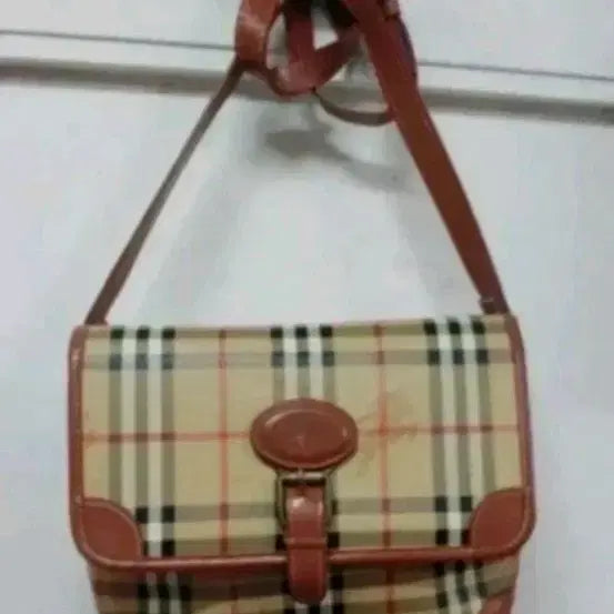 [BUNJANG] Burberry Check Shoulder Bag / 버버리 체크 숄더백