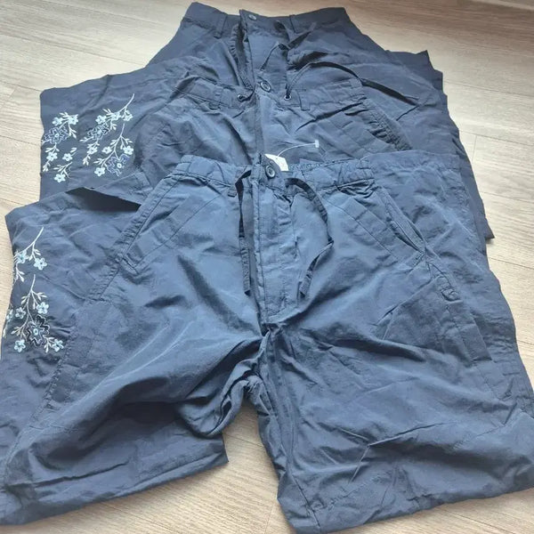 [BUNJANG] Navy Embroidered Flower Pants for Children (Ages 8-10) / 여성 바지 꽃 자수 네이비3개