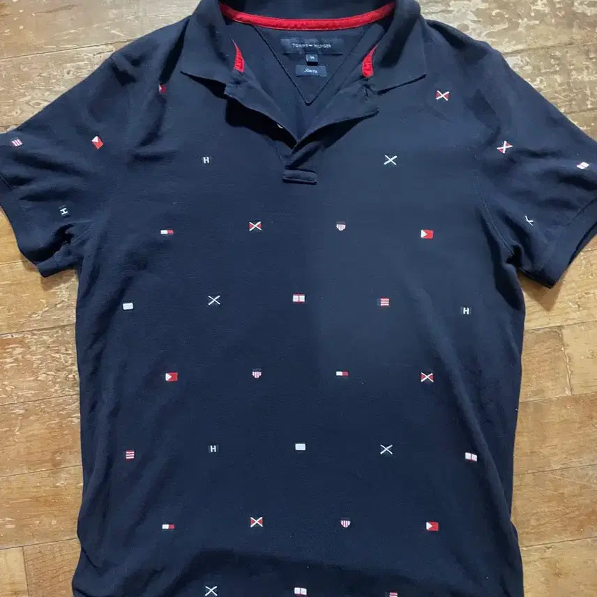 [BUNJANG] Tommy Hilfiger Embroidered Flag Pattern Polo Shirt Navy M (100) / 타미힐피거 네이비 자수 플래그 패턴 폴로티 M (100)