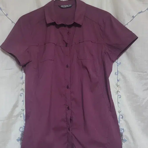 [BUNJANG] Arc'teryx Women's Burgundy Shirt (Size M) / 아크테릭스 여성 셔츠 M 버건디