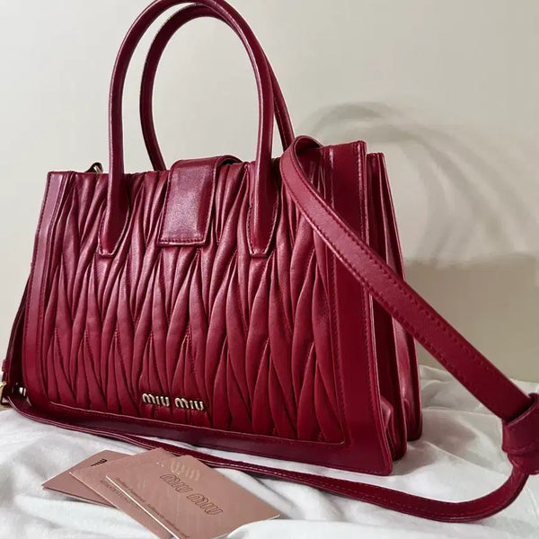 [BUNJANG] Miu Miu Matelassé Tote Bag Red 5BA126 TU / 미우미우 마틀라세 마테라쎄 토트백 레드 5BA126 TU