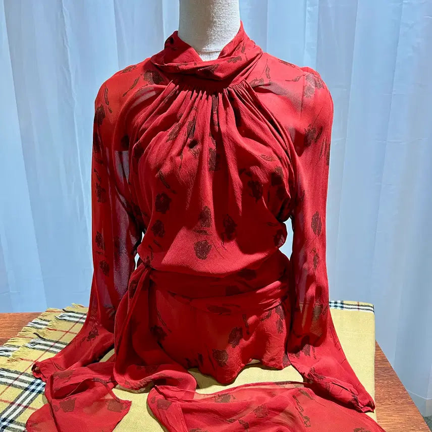 [BUNJANG] Rochas Black Flower Red Chiffon Cowl Neck Drape Blouse / ROCHSA 로샤스 블랙플라워 레드쉬폰 카울넥 드레이프 블라우스