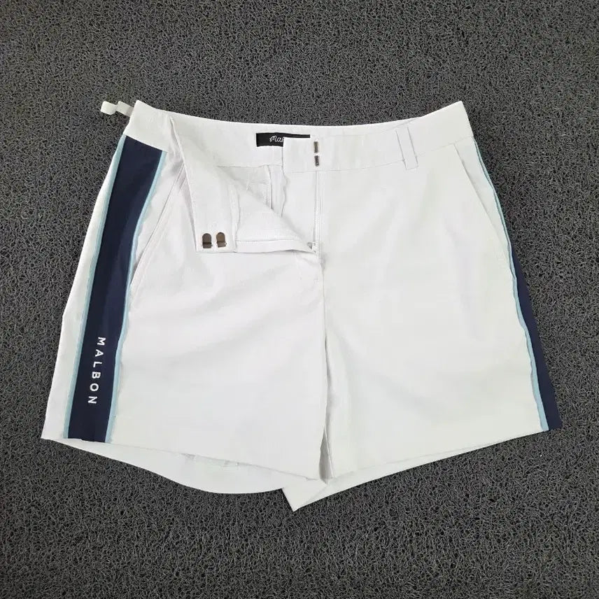[BUNJANG] Malbon Golf Women's White Shorts Size 67 / 말본 골프 반바지 흰색 (67싸이즈)