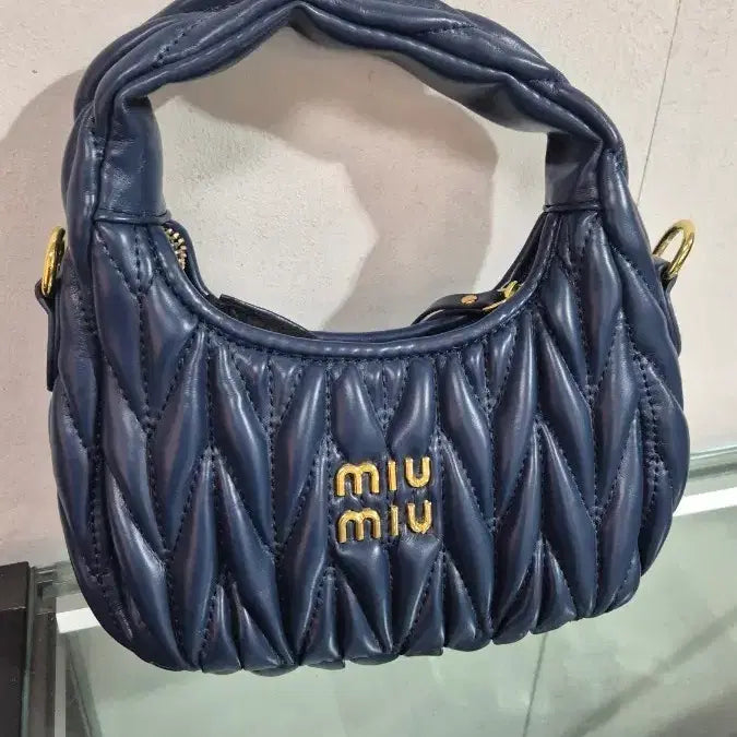 [BUNJANG] Miu Miu Matelassé Shoulder Bag Navy / 미우미우 마테라세 숄더백 네이비
