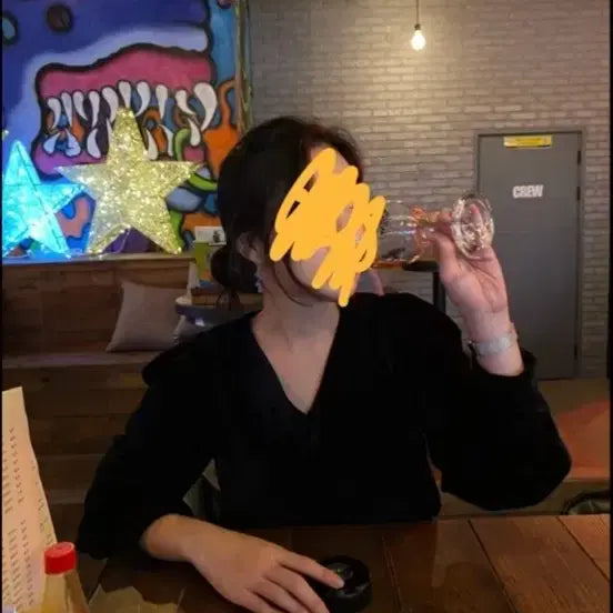 [BUNJANG] Black Velvet Puff Blouse / 블랙 벨벳 소재의 퍼프 블라우스