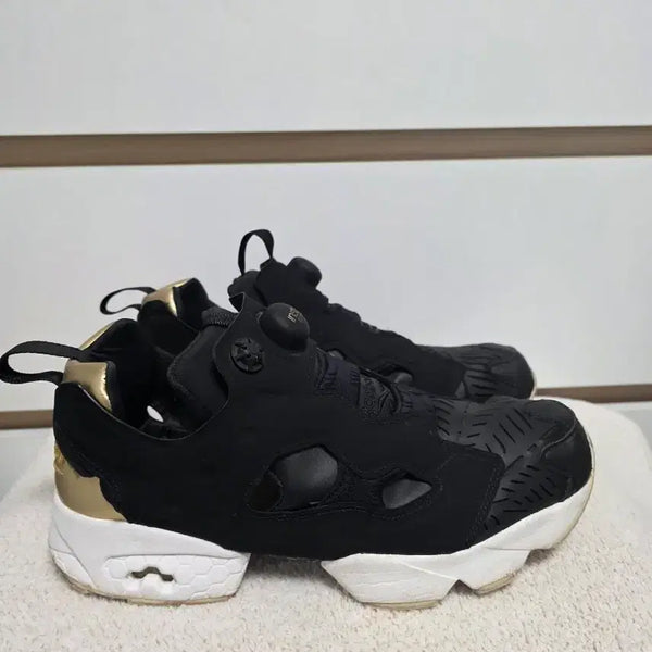[BUNJANG] Reebok Instapump Fury "Cutout Black" Sneakers (275mm) / 리복 인스타 펌프 퓨리 275mm 리복운동화275 리복퓨리