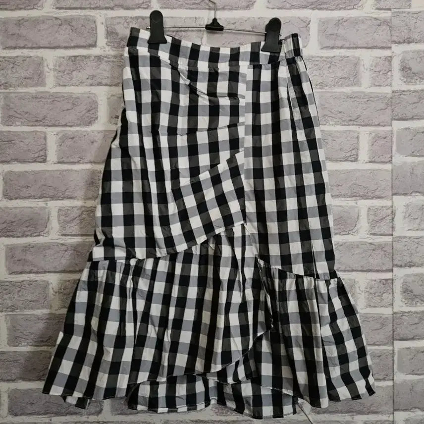 [BUNJANG] It MICHAA Black Check Frill High-Waisted Midi Skirt Size 67 / 잇미샤 블랙 체크프릴 밴딩스커트67