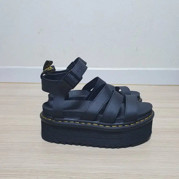 [BUNJANG] Dr. Martens Blair Quad Sandals / 닥터마틴 블레어 쿼드 샌들 240