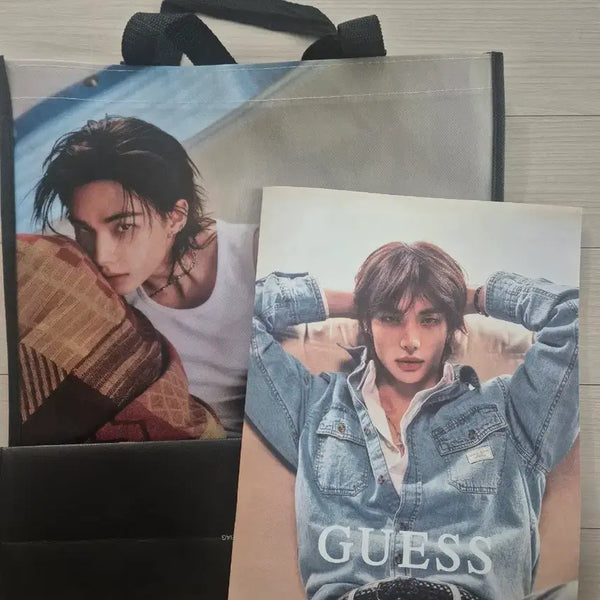 [BUNJANG] Guess Hyunjin Lookbook Tarpaulin Bag / 현진 게스 룩북 타포린백