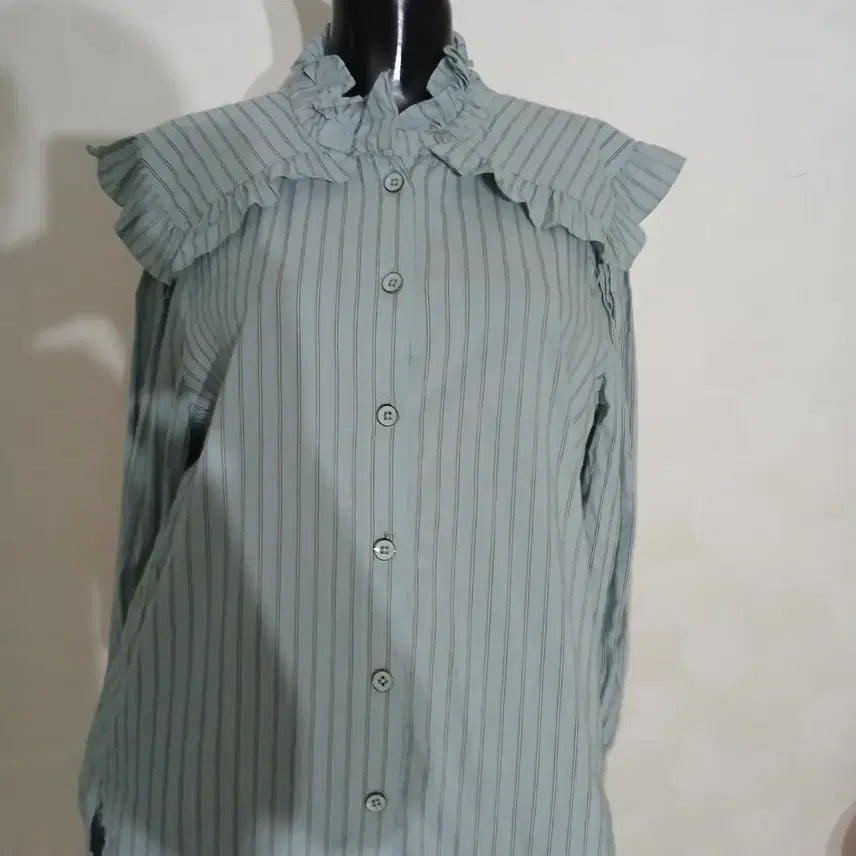[BUNJANG] Ozscecon Wide Collar Loose Blouse / 오즈세컨 와이드 카라 루즈 블라우스