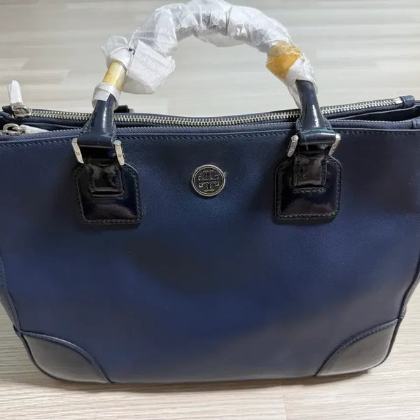 [BUNJANG] Tory Burch Parisian Blue Tote Bag / 토리버치 파리지앵 블루 토트백