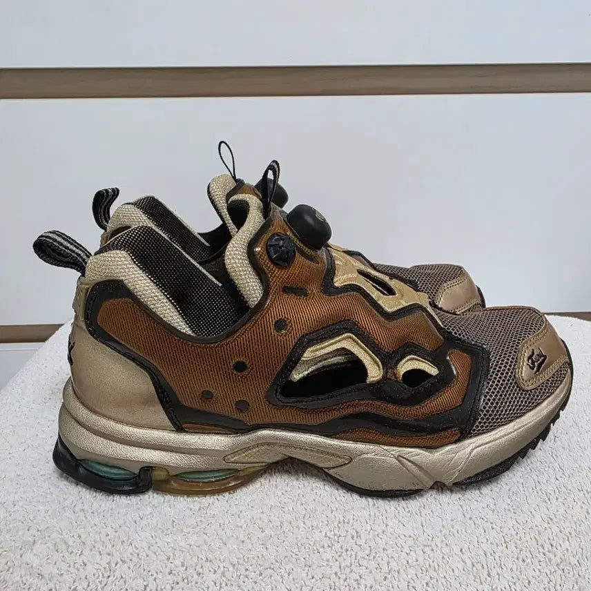 [BUNJANG] Reebok Instapump Fury Millennium TXT "Bronze/Silk Gold" Sneakers (Size 270) / 리복 퓨리 브라운 골드270 리복운동화270 인스타펌프퓨리270 리복퓨리