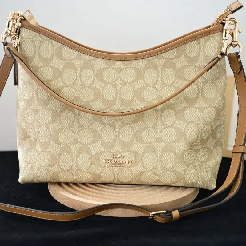 [BUNJANG] Coach Signature Pattern Shoulder Bag / 코치 숄더백