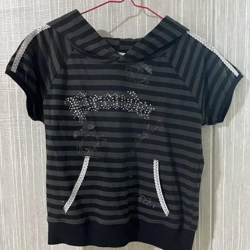 [BUNJANG] Frenda Hotfix Short Sleeve Hoodie / 프렌다 핫픽스 반팔후드