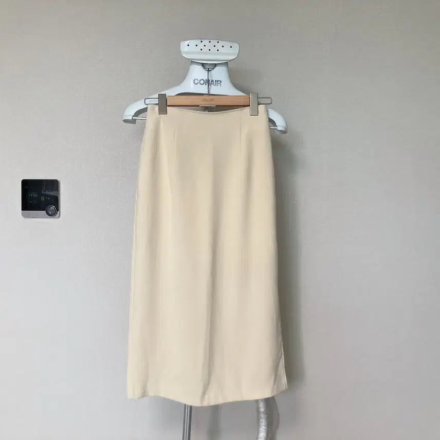 [BUNJANG] Pale Yellow Midi Skirt (Size S) / 연노랑 미디스커트(s)