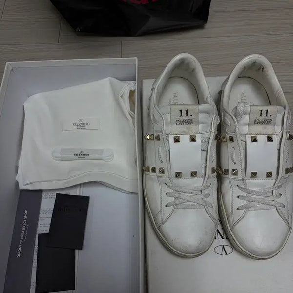 [BUNJANG] Valentino Rockstud Sneakers / 발렌티노 스니커즈 화이트