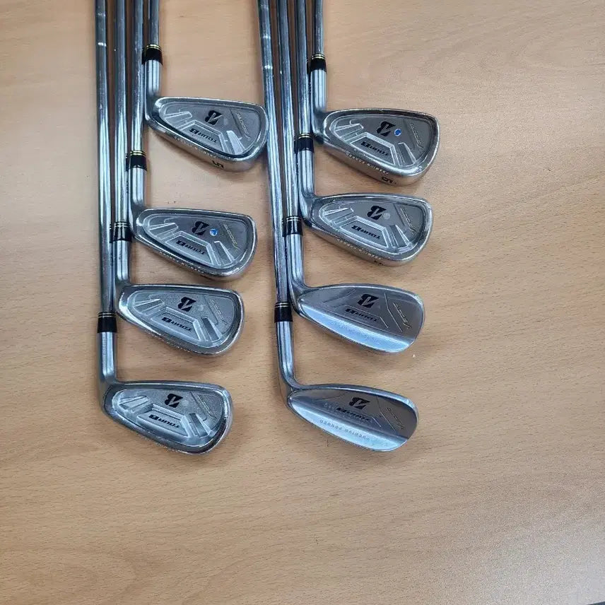 [BUNJANG] Bridgestone V300 7th Gen 8-Iron Set (Shaft R) / 브리지스톤 V300 7세대 8아이언 R