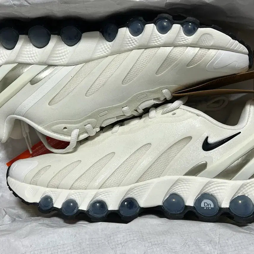 [BUNJANG] Nike Air Max DN8 White 255mm / 나이키 에어맥스 DN8 화이트 255