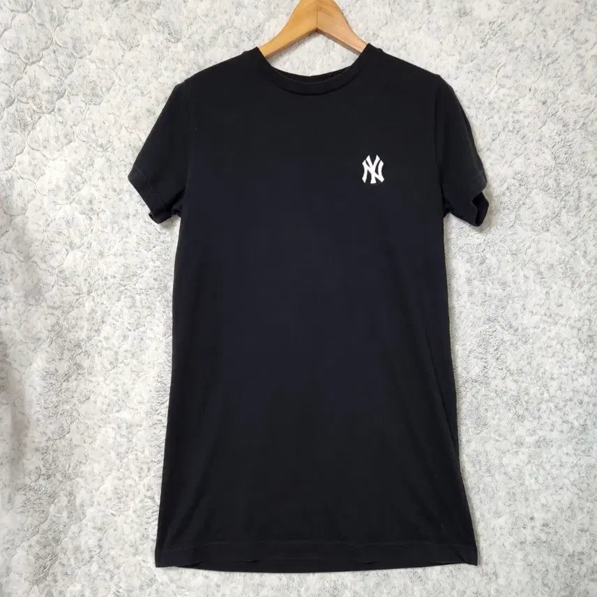 [BUNJANG] MLB One-Piece T-Shirt Size 90 / 53C [90] MLB 엠엘비 원피스 티셔츠