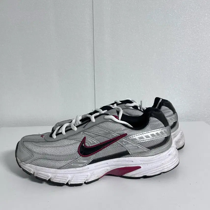 [BUNJANG] Nike Initiator Metallic Silver Sneakers (260) / 나이키 이니시에이터 메탈릭 실버(260)