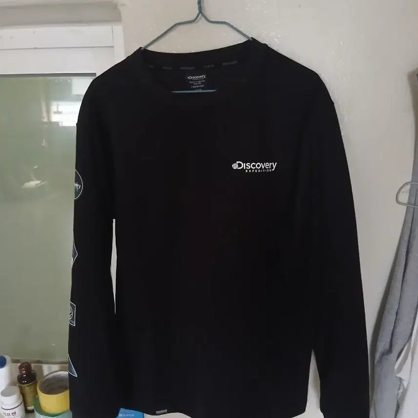 [BUNJANG] Discovery Black Sweatshirt Size 90 / 디스커버리 맨투맨 정품 블랙 90