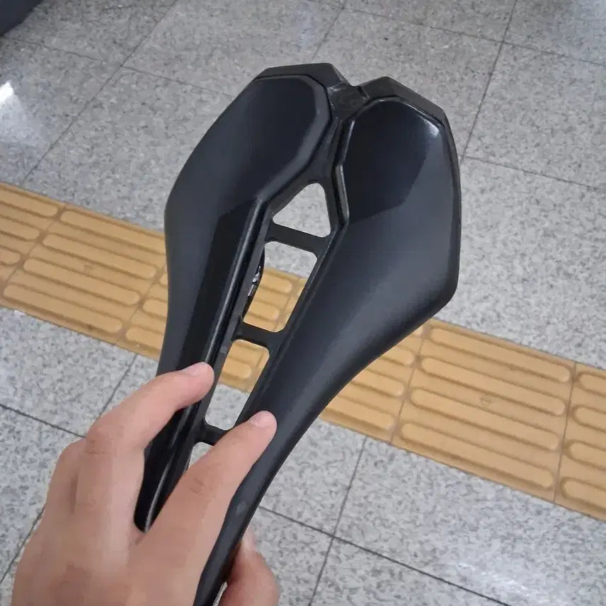 [BUNJANG] Shimano Pro Stealth Saddle / 시마노 프로 스텔스 판매합니다.
