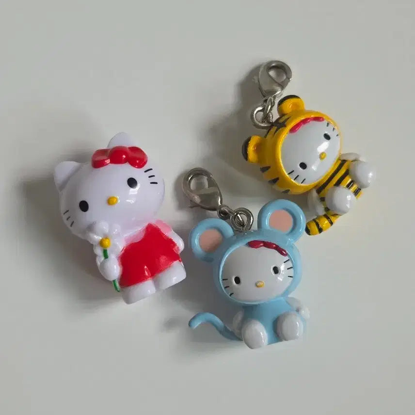 [BUNJANG] Hello Kitty Classic Keychain Set (3 Types) / 헬로키티 고전 키링 3종 세트