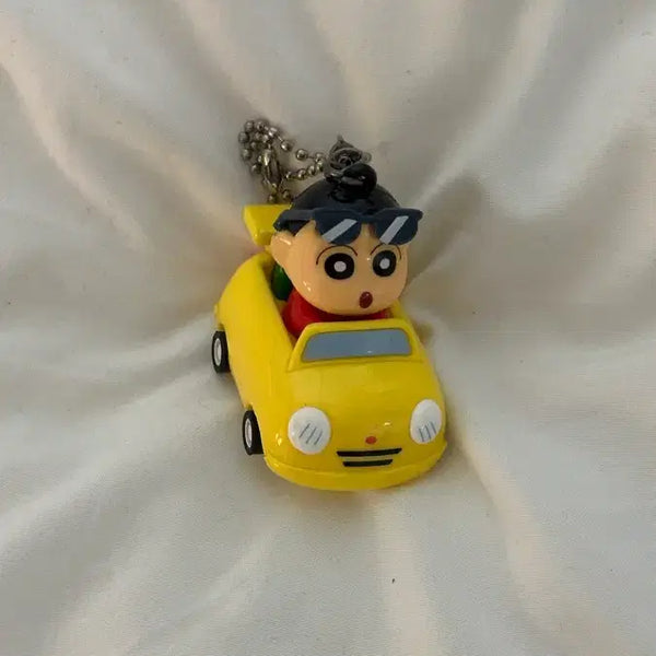 [BUNJANG] Crayon Shin-chan Yellow Car Keyring / 짱구는못말려 노란색 자동차 키링