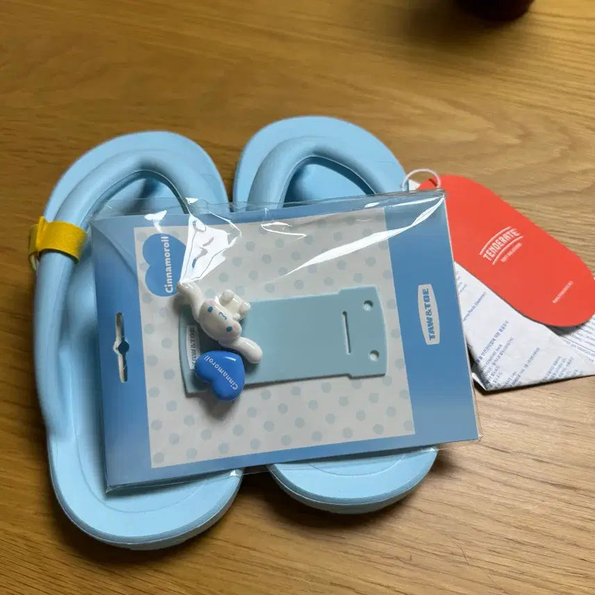[BUNJANG] TognTogn Cinnamoroll Collaboration Flip-Flops / 토앤토 시나모롤 콜라보 쪼리