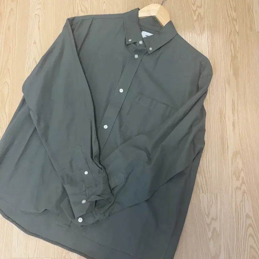 [BUNJANG] H&M Khaki Casual Shirt / H&M 셔츠 카키색 색상 팝니다.