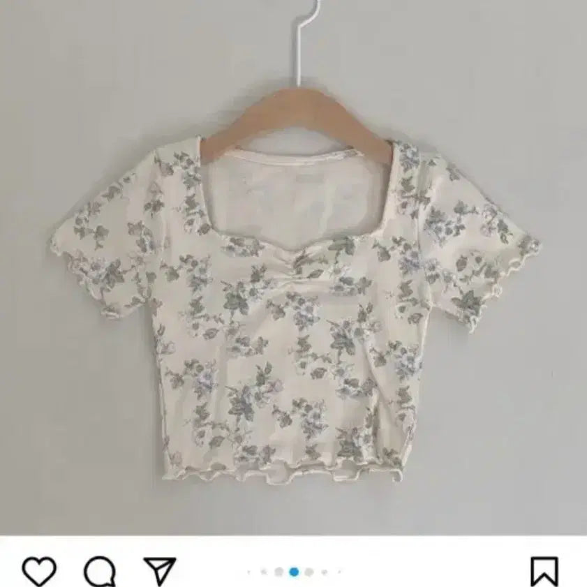 [BUNJANG] Minipoe Self-Produced Short Sleeve Shirring Crop T-Shirt Flower Pattern / 미니포에 자체제작 반팔 셔링 크롭 티셔츠 플라워패턴 여름 크롭티 꽃무늬