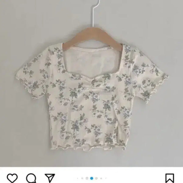 [BUNJANG] Minipoe Self-Produced Short Sleeve Shirring Crop T-Shirt Flower Pattern / 미니포에 자체제작 반팔 셔링 크롭 티셔츠 플라워패턴 여름 크롭티 꽃무늬