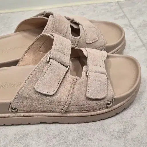 [BUNJANG] Brumas Suede Platform Sandals Beige 240 / 부루마스 샌들 베이지240