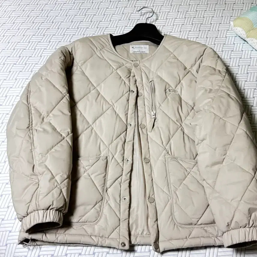 [BUNJANG] FOG Essentials Quilted Jacket Beige / 에센셜 퀼팅 자켓 베이지 패딩 L