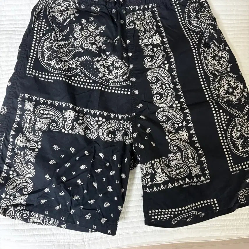 [BUNJANG] Kapital Bandana Patchwork Easy Shorts Black / [3사이즈] 캐피탈 반다나 패치워크 이지 쇼츠 블랙 반바지