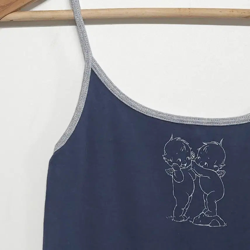 [BUNJANG] Brandy Melville Cupid Printing Tank Top Sleeveless / 너무 귀여운 브랜디 멜빌 Brandy Melville 큐피드 프린팅 나시 슬리브리스