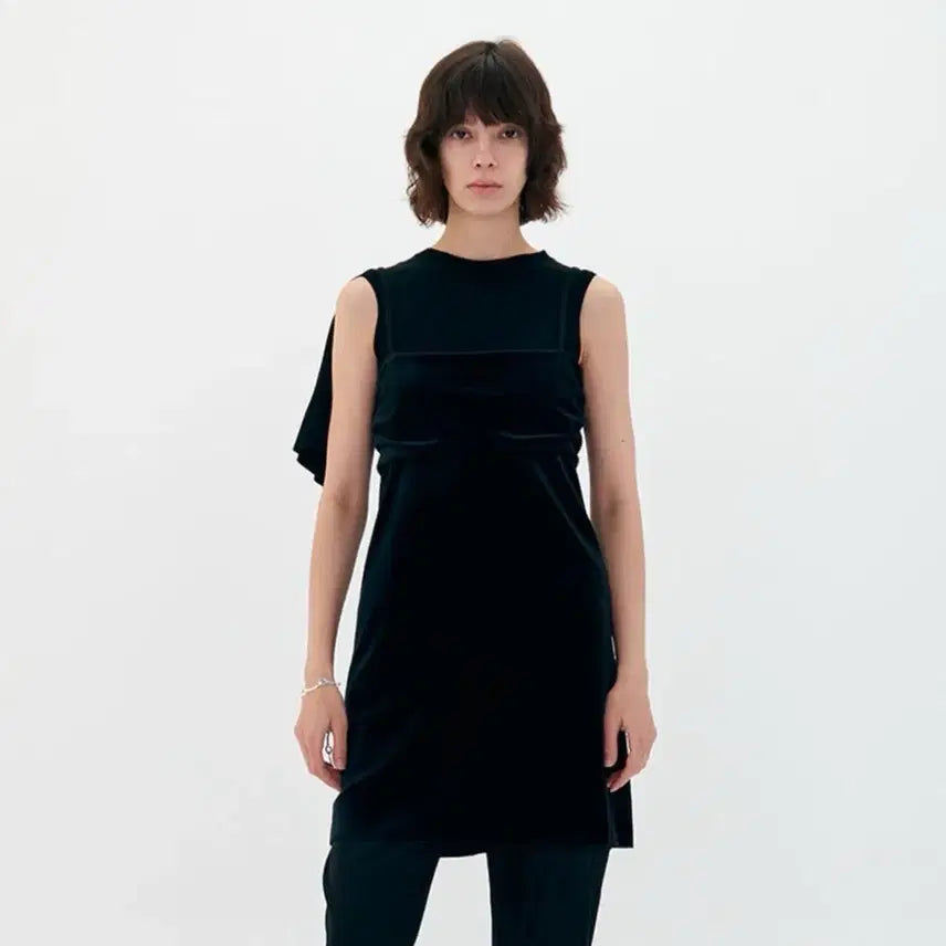 [BUNJANG] LOW CLASSIC Asymmetrical Sleeve Knit Black / 로우클래식 언발란스 슬리브 니트 검정