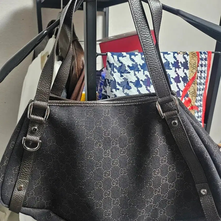 [BUNJANG] Gucci GG Logo Shoulder Bag / 구찌숄더백